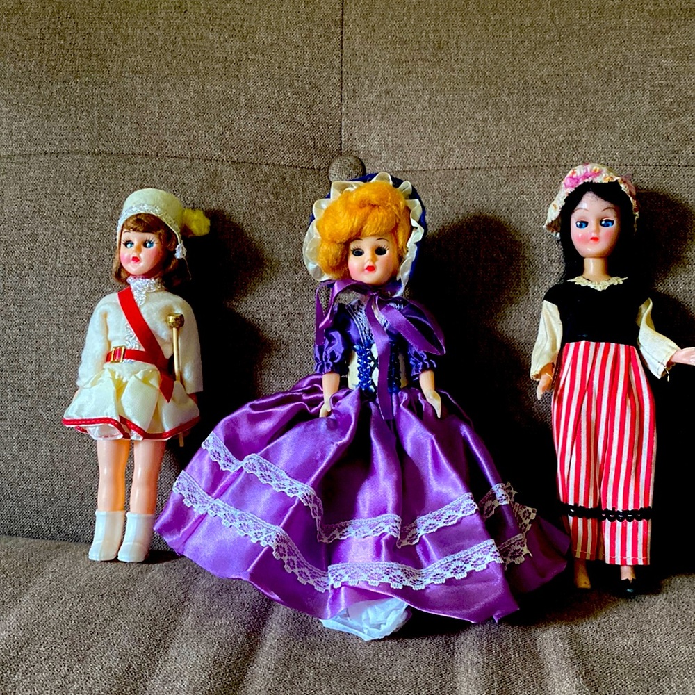 Lot of Vintage Dolls
